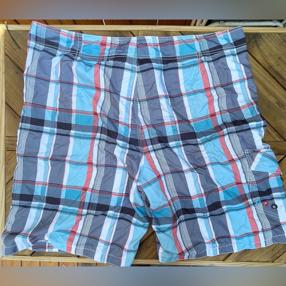 Old Navy Size XXL Men’s Swim Trunks - Picture 2 of 4